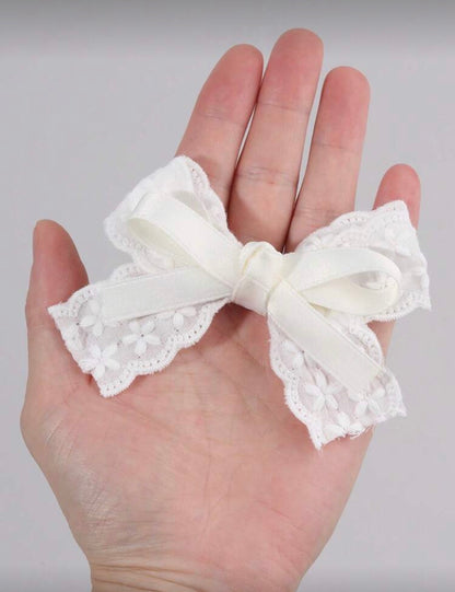 2 Pcs White Hairclips