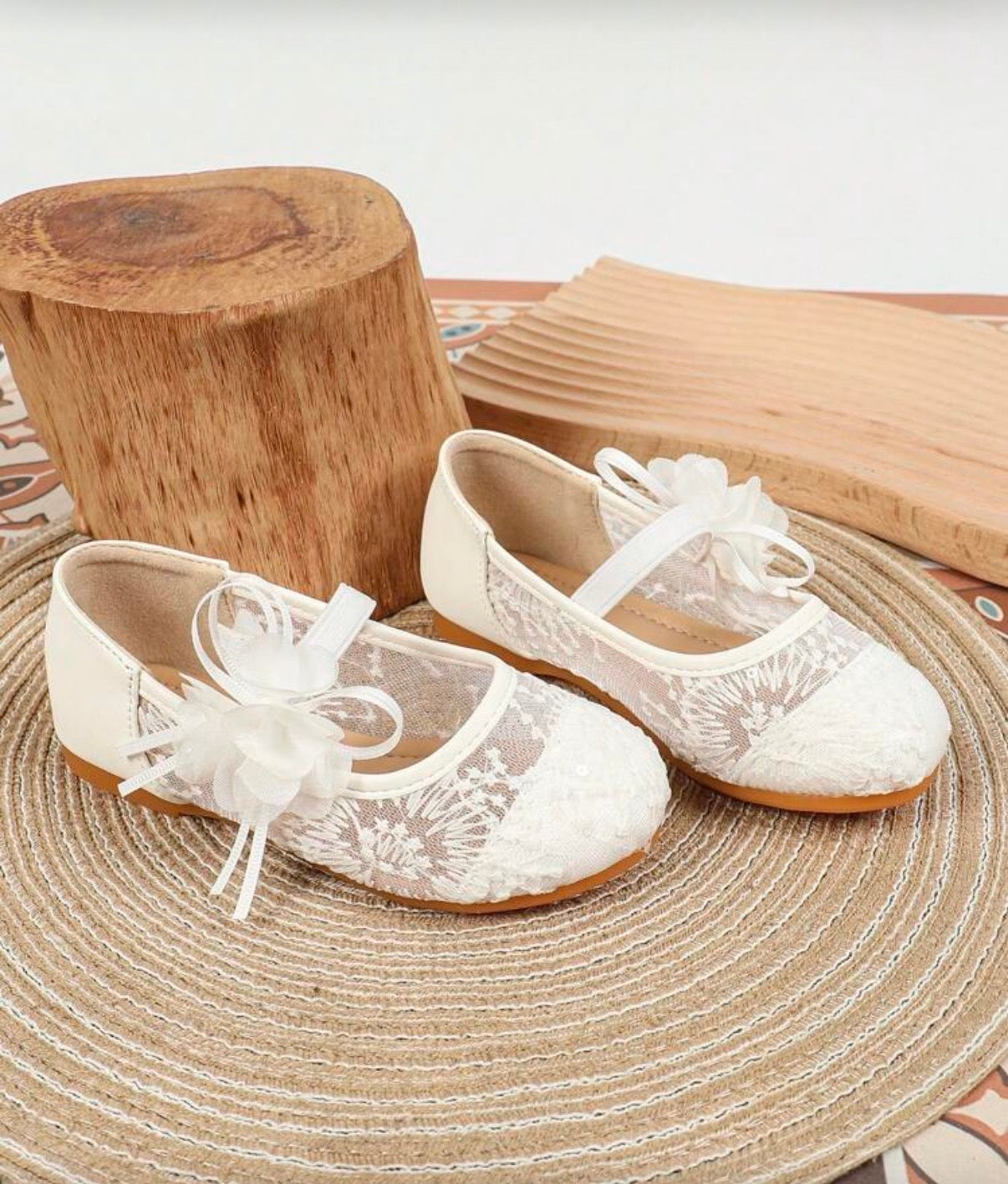 White Lace Flat