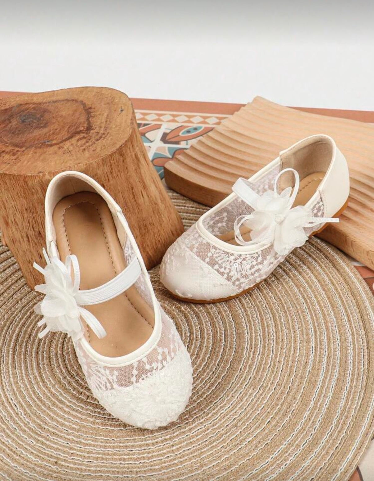 White Lace Flat