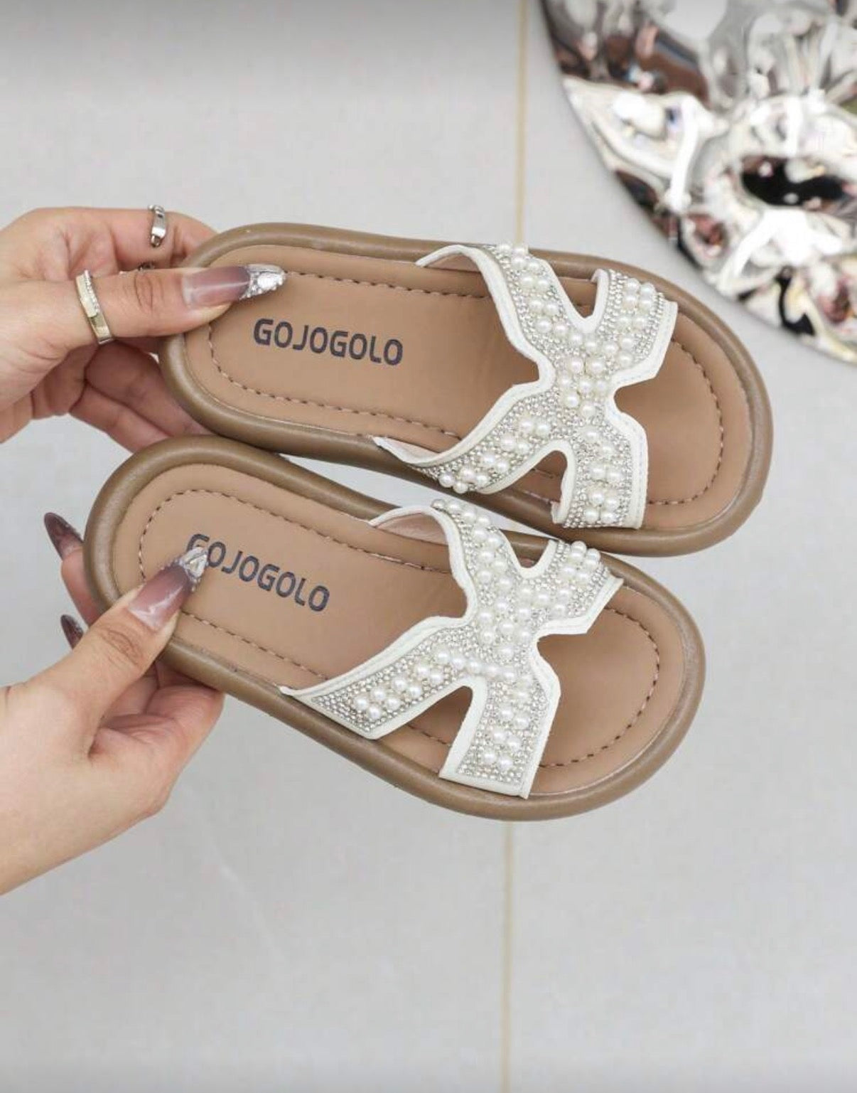 White Pearl Slipper